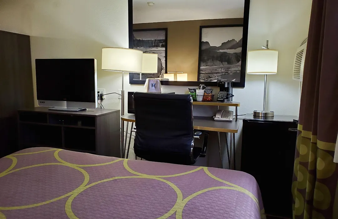 Super 8 By Wyndham Bozeman-1