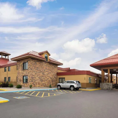 Days Inn & Suites By Wyndham Bozeman-2